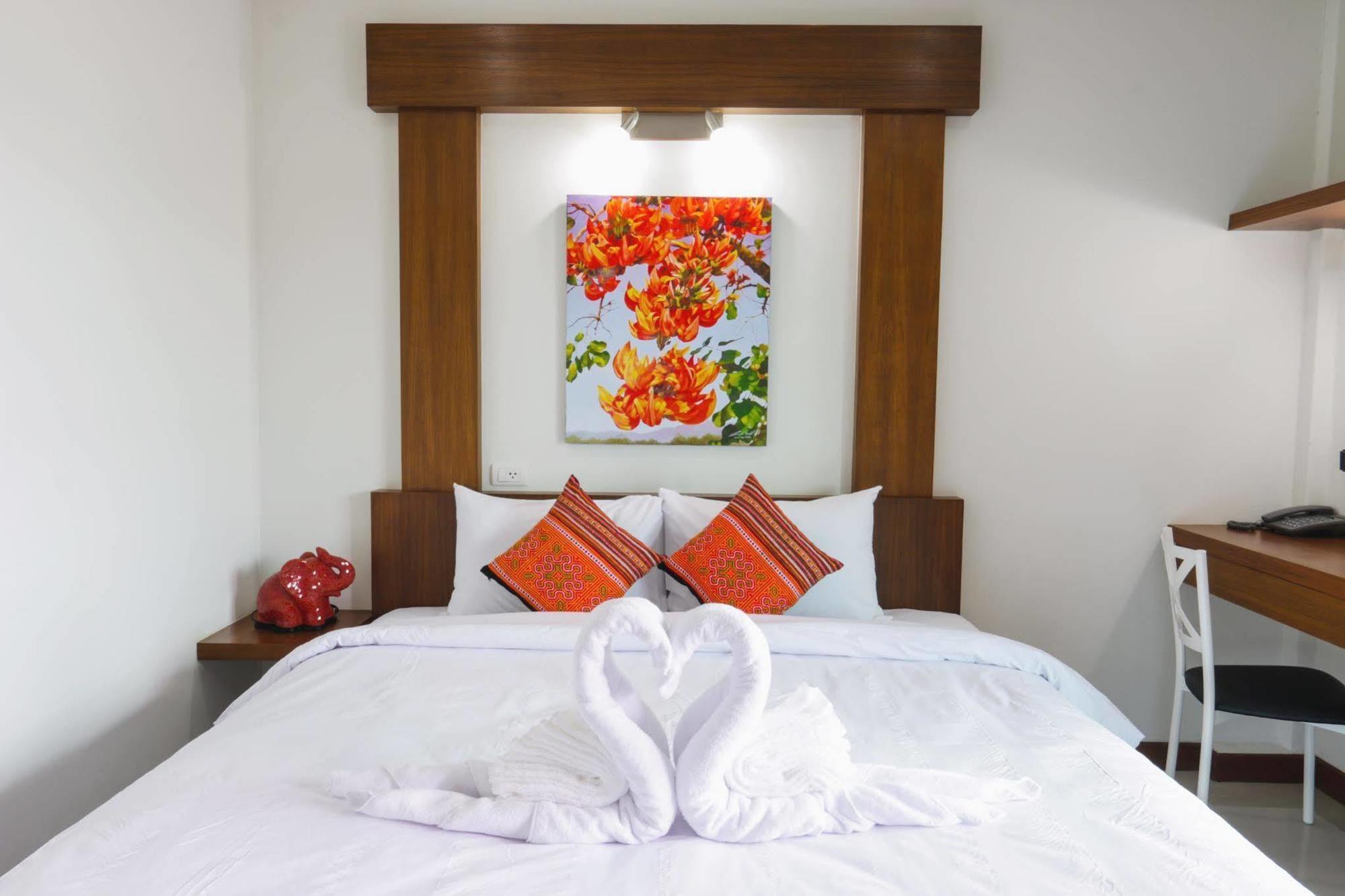 Cozytel Chiangmai Otel Chiang Mai Dış mekan fotoğraf